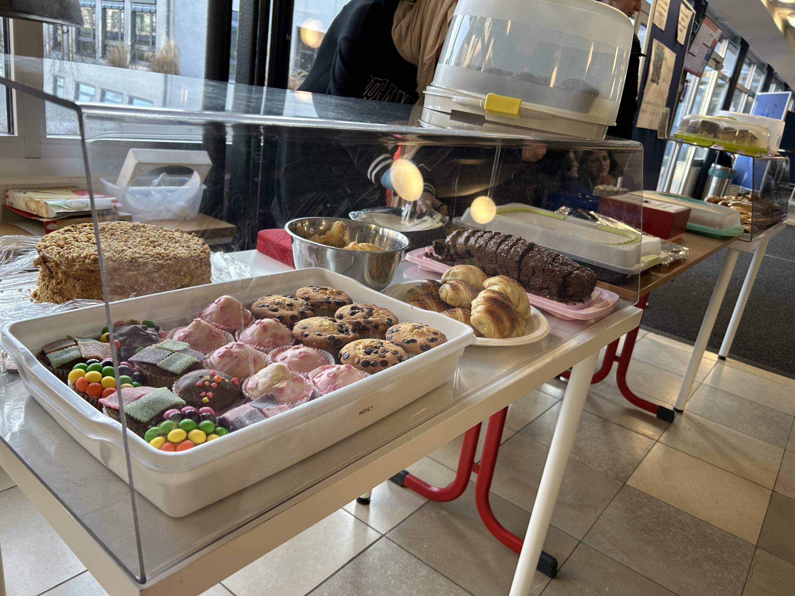 Ein Blick aufs Kuchen-Buffet